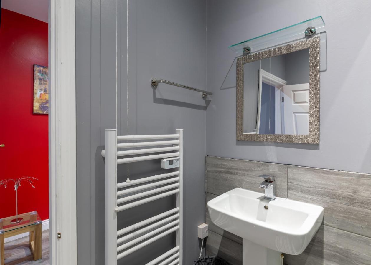 Stockton Town Centre Spacious Apartment Free Parking And Wifi מראה חיצוני תמונה